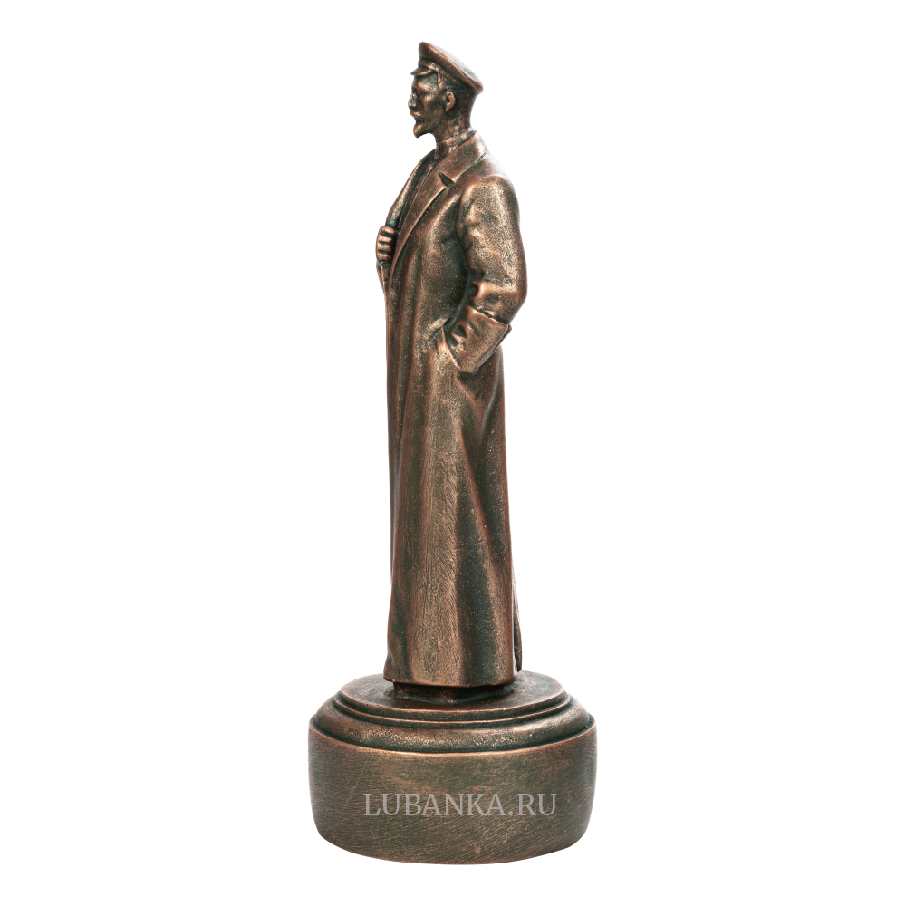 Бюст «Дзержинского» на постаменте